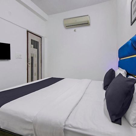 Hotel O Relax Inn Nuova Delhi Esterno foto