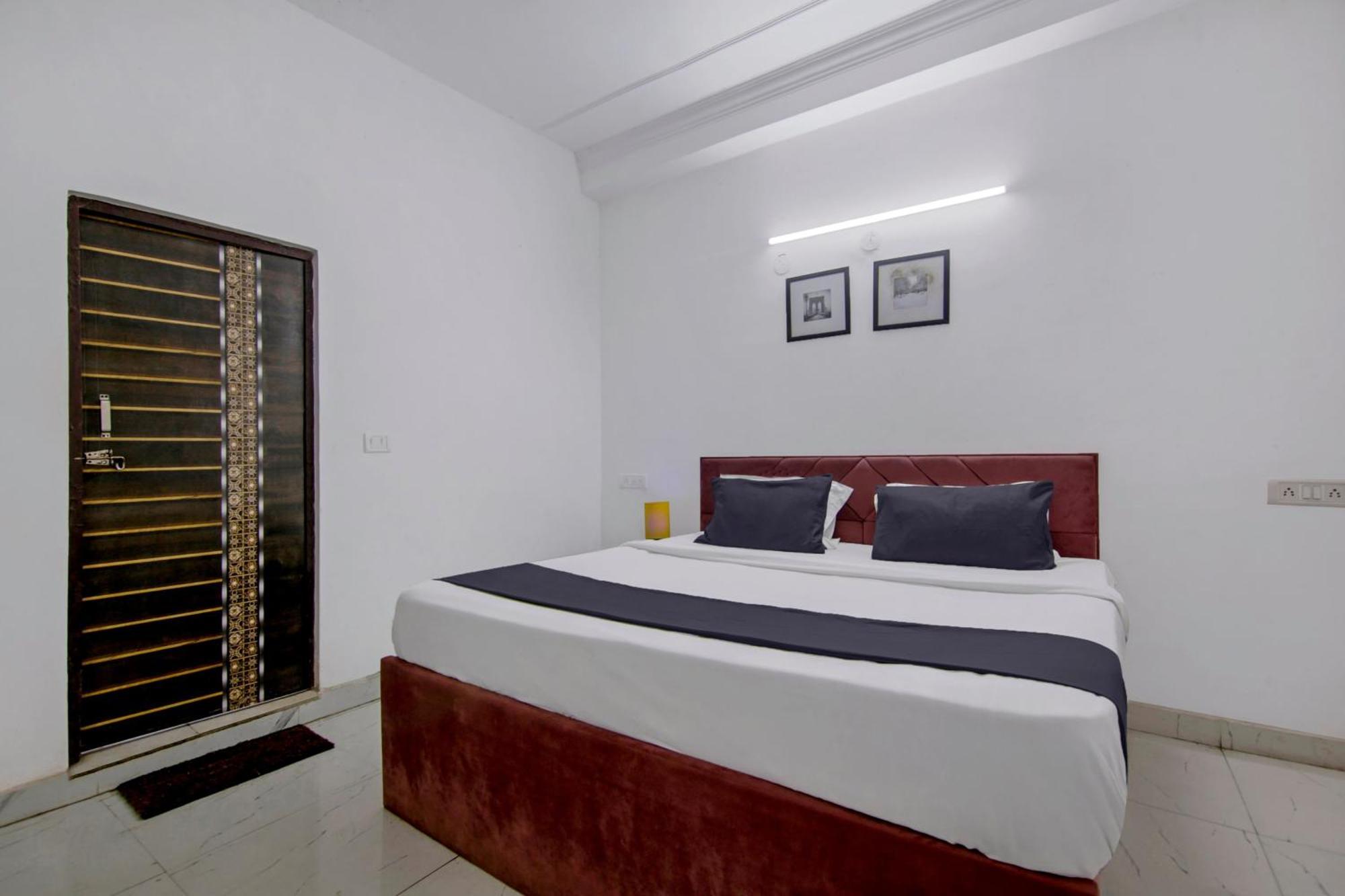 Hotel O Relax Inn Nuova Delhi Esterno foto
